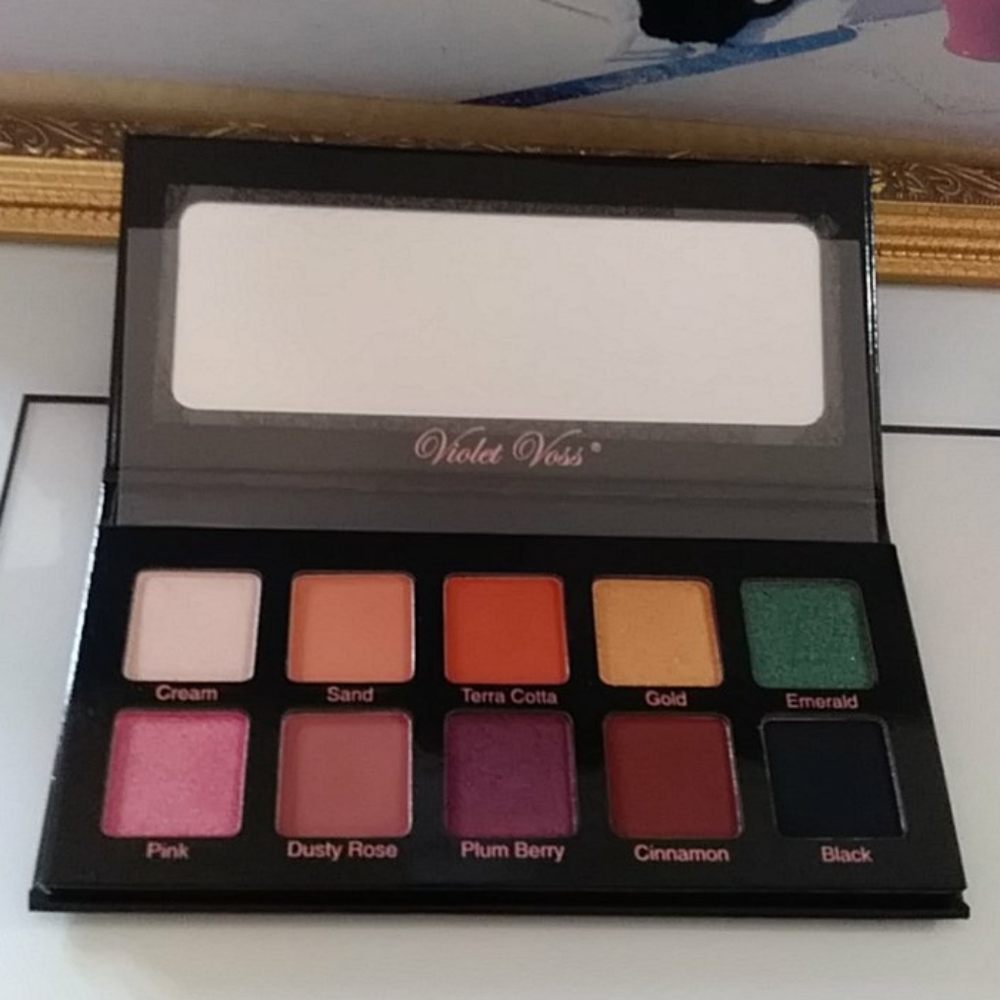 Violet Voss cosmetics eyeshadow palette